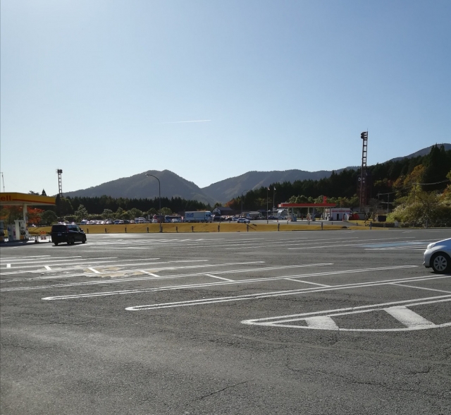 高速道路サービスエリア　交通事故　駐車場　過失割合